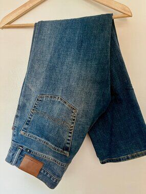 Lucky Brand 221 Straight Leg Jeans 34X32